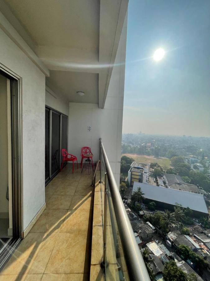 Atrium - Iconic Apartment Sri Jayewardenepura Kotte Luaran gambar