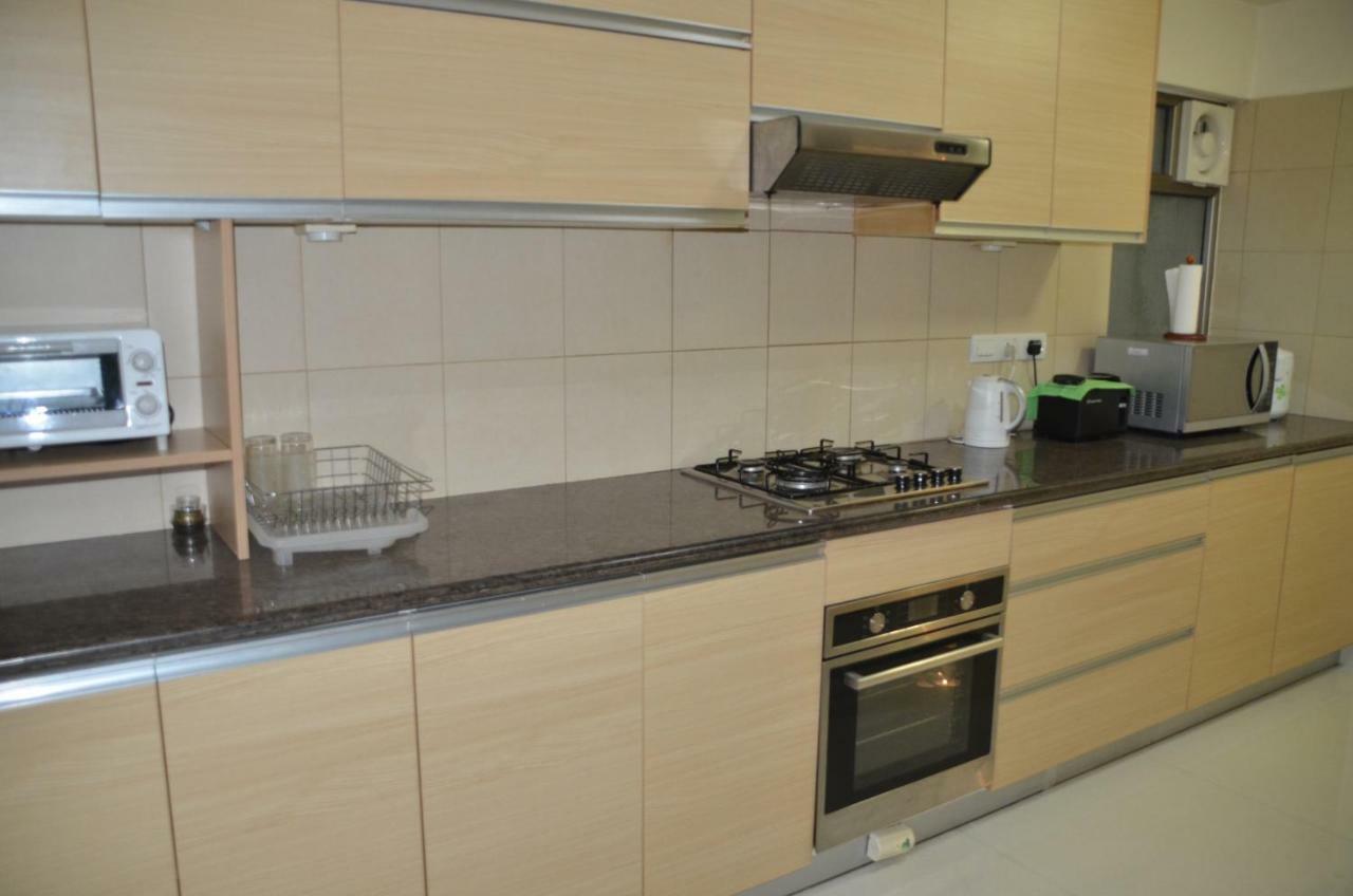 Atrium - Iconic Apartment Sri Jayewardenepura Kotte Luaran gambar